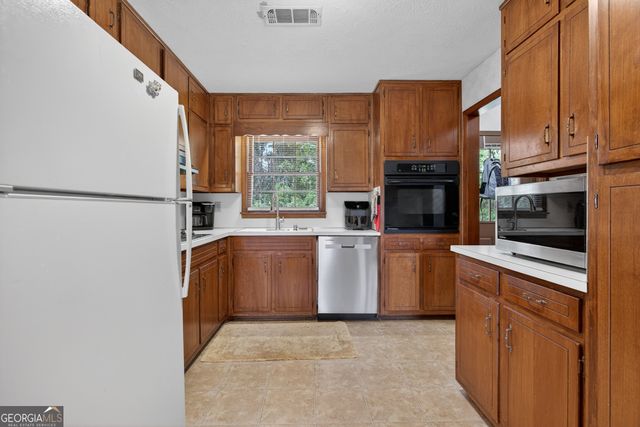 1177 Charlie Lane SW, Lilburn, GA 30047