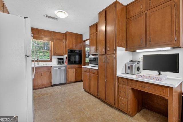 1177 Charlie Lane SW, Lilburn, GA 30047