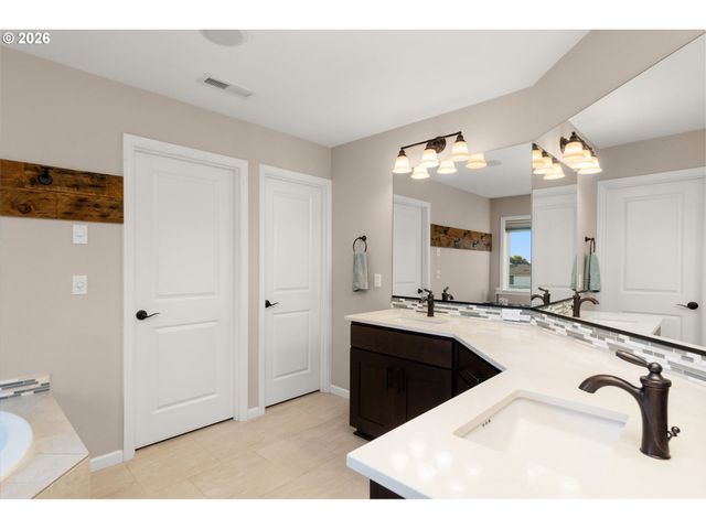 15926 Nw ROSSETTA St, Portland, OR 97229