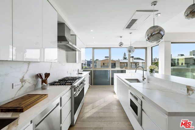 1644 Malcolm Avenue 330, Los Angeles, CA 90024