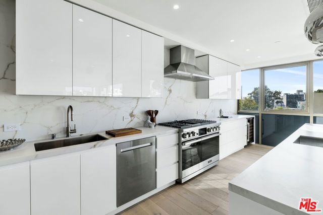 1644 Malcolm Avenue 330, Los Angeles, CA 90024