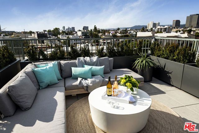 1644 Malcolm Avenue 330, Los Angeles, CA 90024