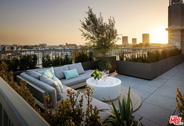 1644 Malcolm Avenue 330, Los Angeles, CA 90024