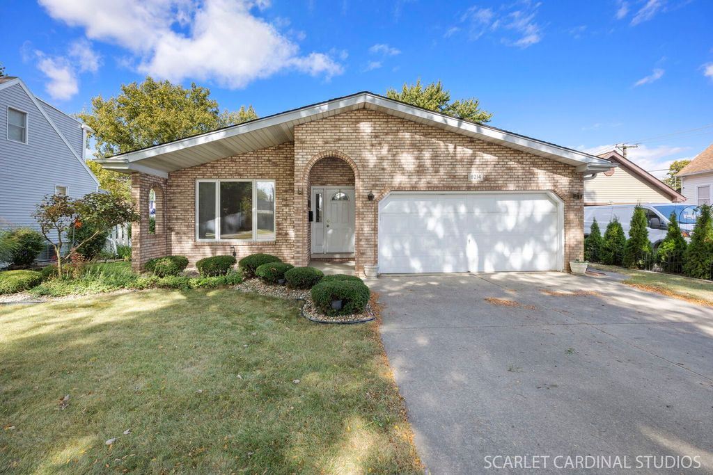 8214 45th Street, Lyons, IL 60534