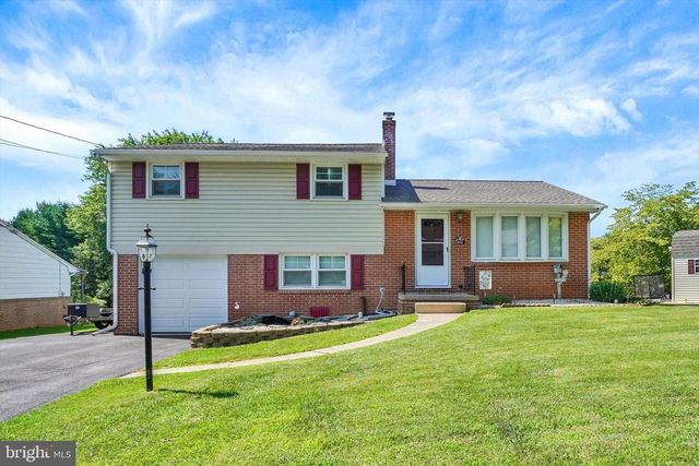 2918 HERRLYN CT, Dallastown, PA 17313