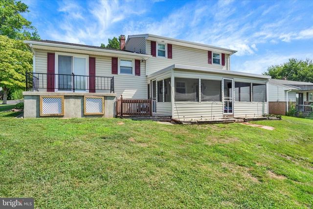 2918 HERRLYN CT, Dallastown, PA 17313