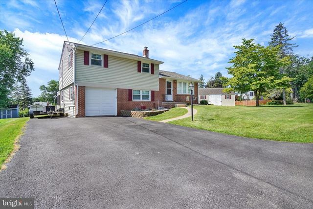 2918 HERRLYN CT, Dallastown, PA 17313