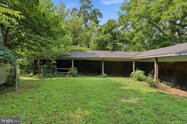 351 KINGS HWY, Clarksboro, NJ 08020