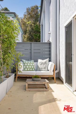 2912 Montana Avenue 3, Santa Monica, CA 90403