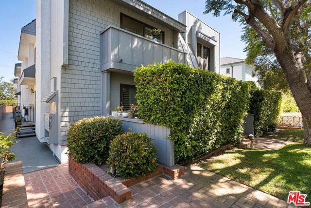 2912 Montana Avenue 3, Santa Monica, CA 90403