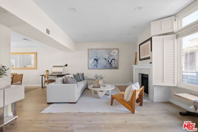 2912 Montana Avenue 3, Santa Monica, CA 90403