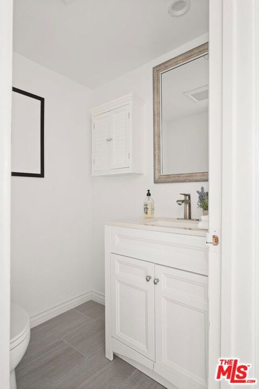 Image 13 of property listing at 2912 Montana Avenue 3, Santa Monica, CA 90403