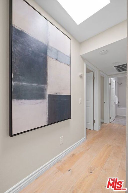 Image 15 of property listing at 2912 Montana Avenue 3, Santa Monica, CA 90403
