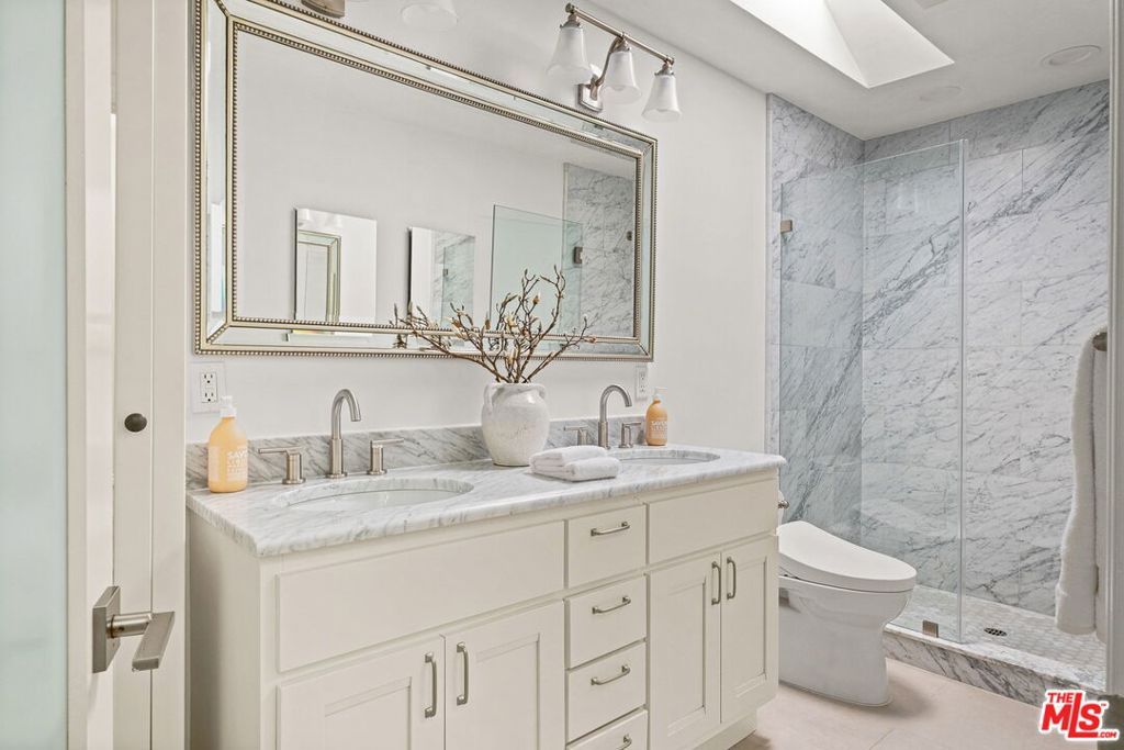 Image 19 of property listing at 2912 Montana Avenue 3, Santa Monica, CA 90403