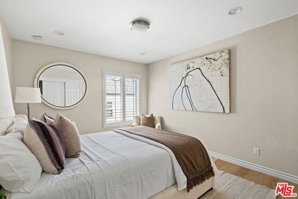 Image 22 of property listing at 2912 Montana Avenue 3, Santa Monica, CA 90403