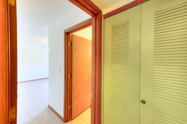 340 Sunderland Rd 23, Worcester, MA 01604