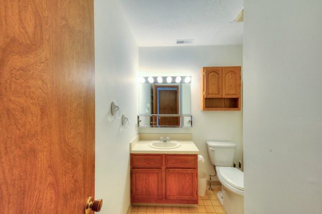 340 Sunderland Rd 23, Worcester, MA 01604