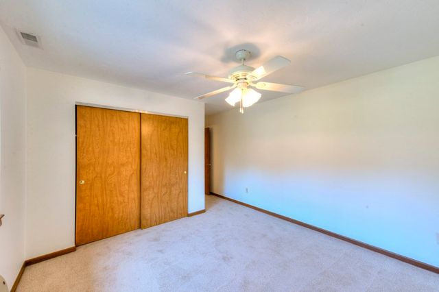 340 Sunderland Rd 23, Worcester, MA 01604