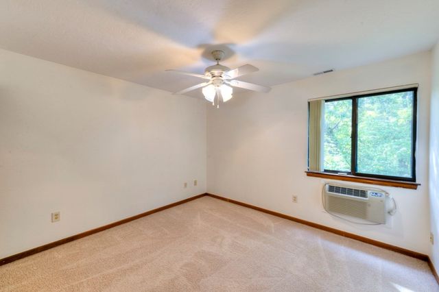 340 Sunderland Rd 23, Worcester, MA 01604