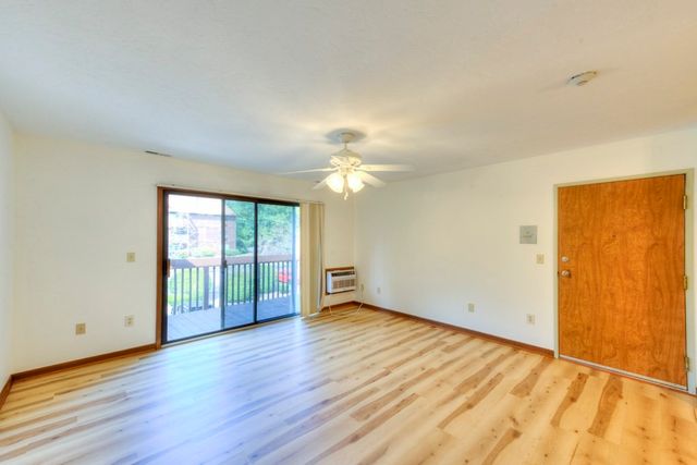 340 Sunderland Rd 23, Worcester, MA 01604