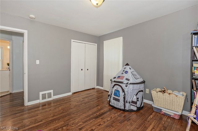 1649 Gilbert Drive, Mayfield Heights, OH 44124