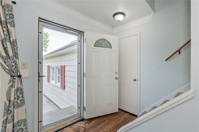 1649 Gilbert Drive, Mayfield Heights, OH 44124