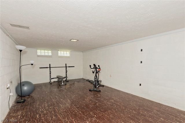 1649 Gilbert Drive, Mayfield Heights, OH 44124