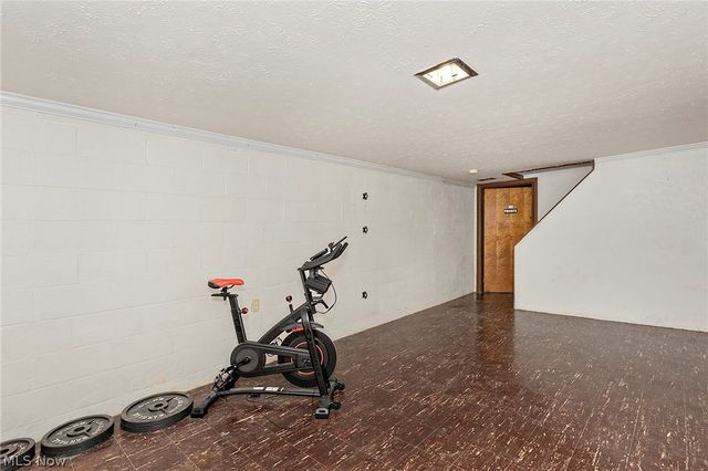 1649 Gilbert Drive, Mayfield Heights, OH 44124