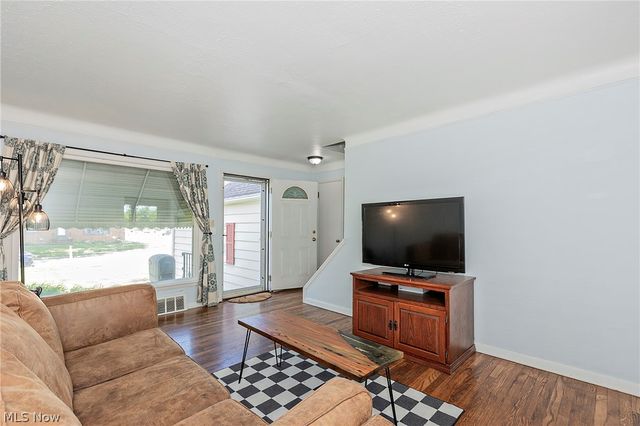 1649 Gilbert Drive, Mayfield Heights, OH 44124