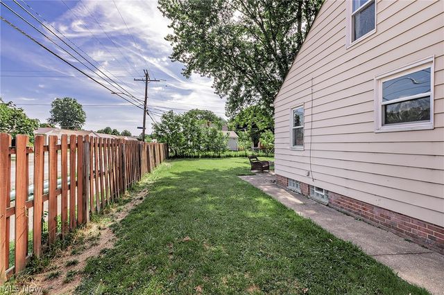 1649 Gilbert Drive, Mayfield Heights, OH 44124