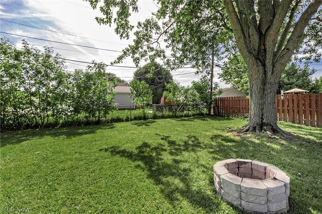 1649 Gilbert Drive, Mayfield Heights, OH 44124