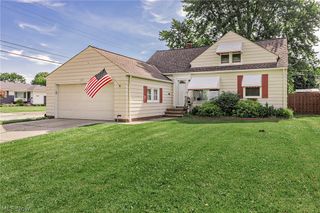 1649 Gilbert Drive, Mayfield Heights, OH 44124