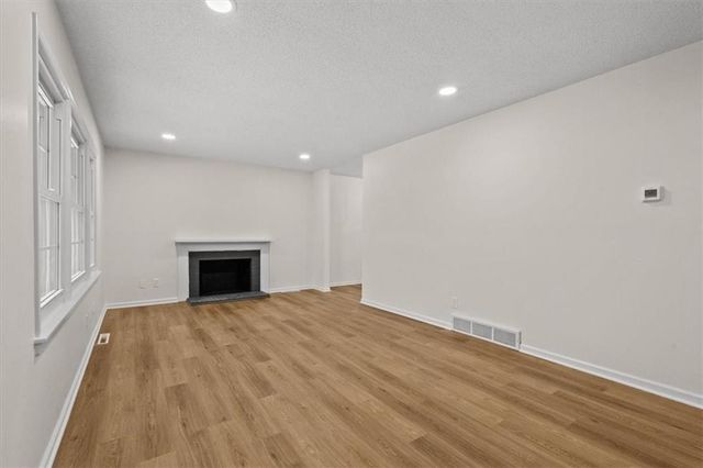 6105 E 136th Street, Grandview, MO 64030