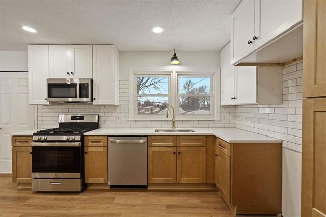 6105 E 136th Street, Grandview, MO 64030