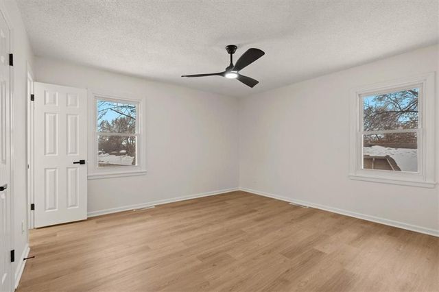 6105 E 136th Street, Grandview, MO 64030