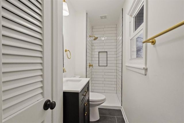 6105 E 136th Street, Grandview, MO 64030