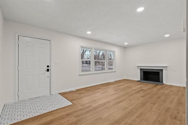 6105 E 136th Street, Grandview, MO 64030