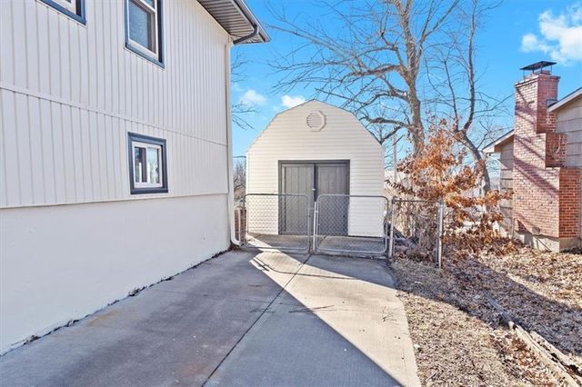 6105 E 136th Street, Grandview, MO 64030