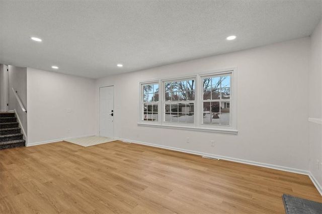 6105 E 136th Street, Grandview, MO 64030