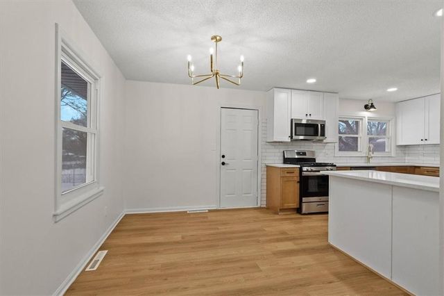 6105 E 136th Street, Grandview, MO 64030