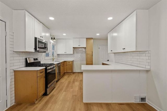 6105 E 136th Street, Grandview, MO 64030