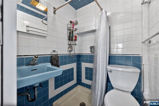 447 Van Dyke Street, Ridgewood, NJ 07450