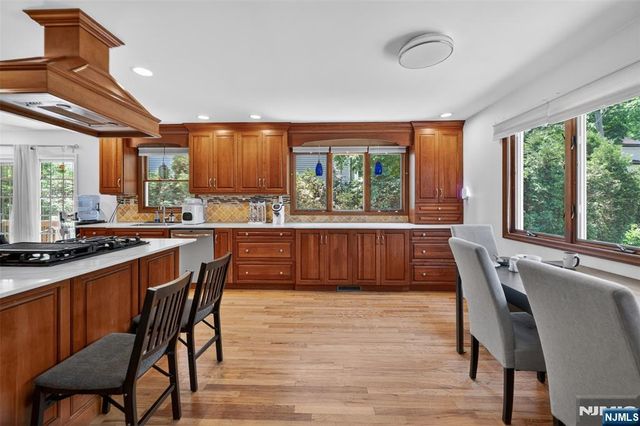 447 Van Dyke Street, Ridgewood, NJ 07450