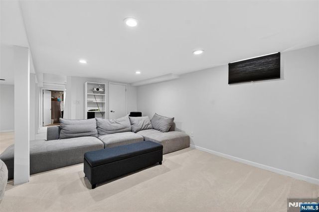 447 Van Dyke Street, Ridgewood, NJ 07450