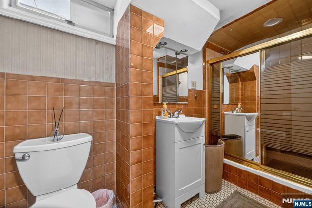 447 Van Dyke Street, Ridgewood, NJ 07450