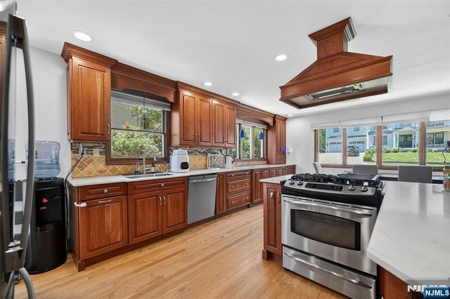 447 Van Dyke Street, Ridgewood, NJ 07450