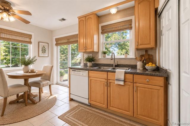 4128 Elmhurst Avenue, Royal Oak, MI 48073