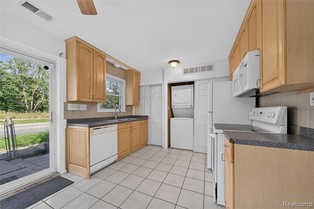 4128 Elmhurst Avenue, Royal Oak, MI 48073