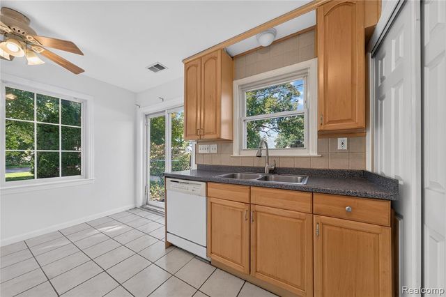 4128 Elmhurst Avenue, Royal Oak, MI 48073