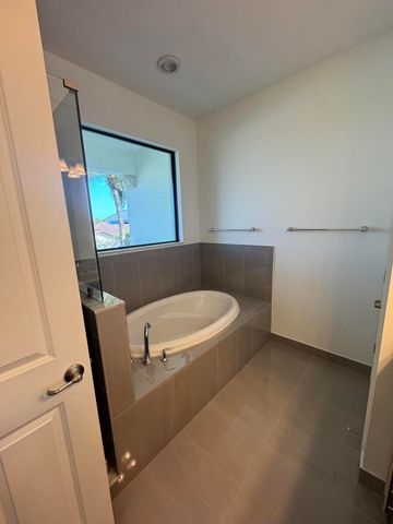 615 Windward Circle N, Boynton Beach, FL 33435